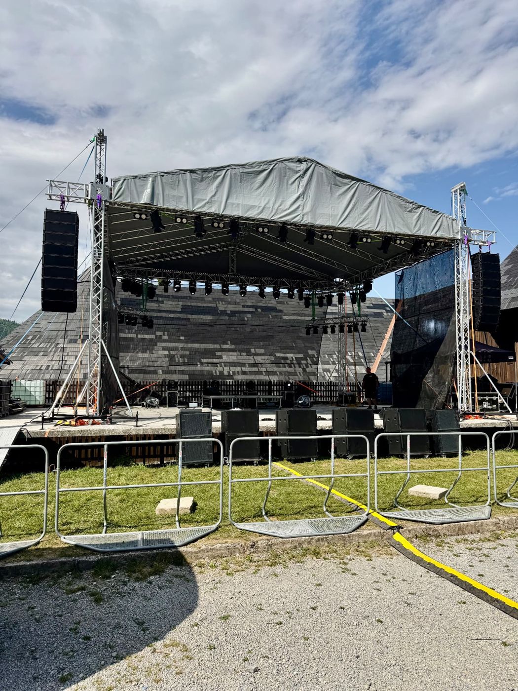 Line-array systém